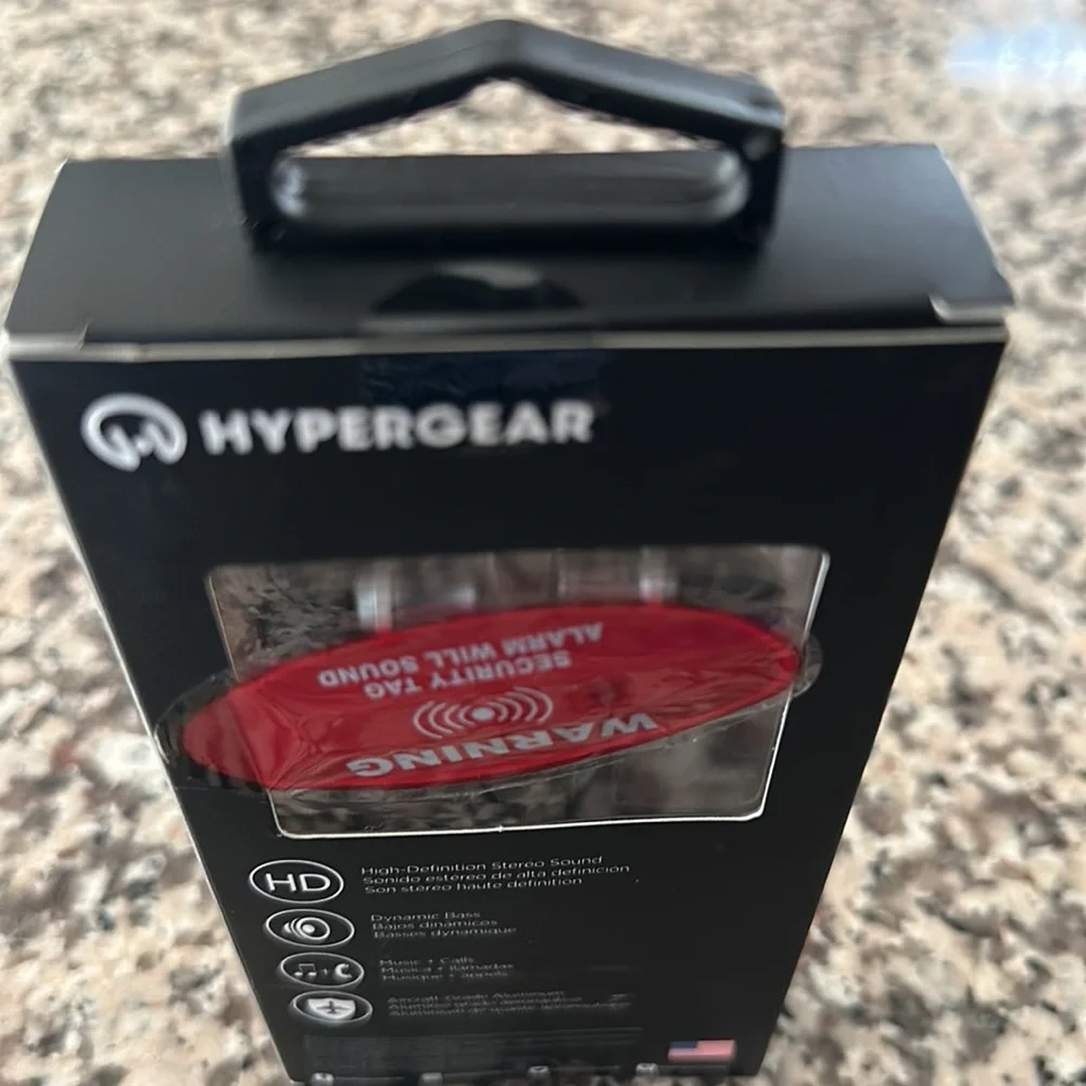 NWT HYPERGEAR Stereo Earphones w/ Microphones. High Definition, Noise isolation.